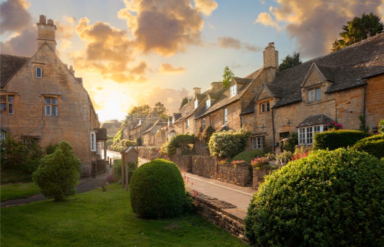 5 Best Towns & Villages to Visit in the Cotswolds, England